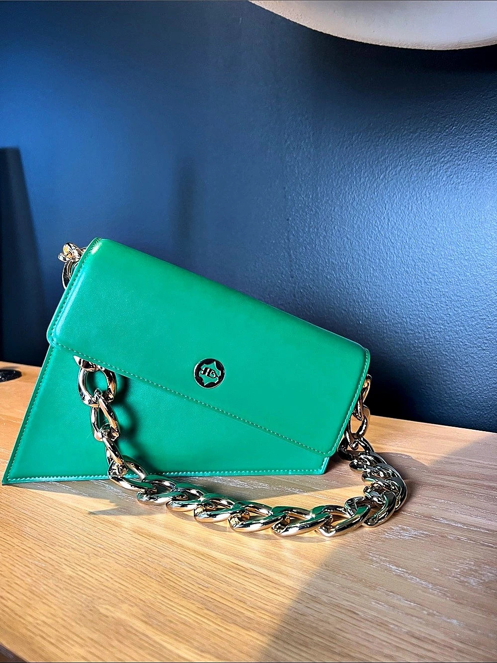 Green Chain Shoulder Bag Like New